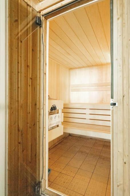 Appartement Central, Bright 2 Bed Flat - Pool & Sauna